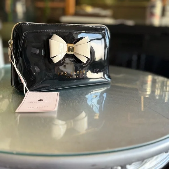 Ted Baker Glossy Black Clutch with White Bow - Picture 4 of 10